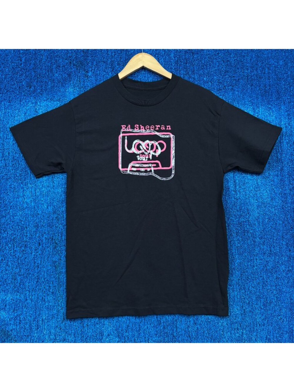Ed Sheeran " Loop Tour" Graphic T-Shirt Size Medium